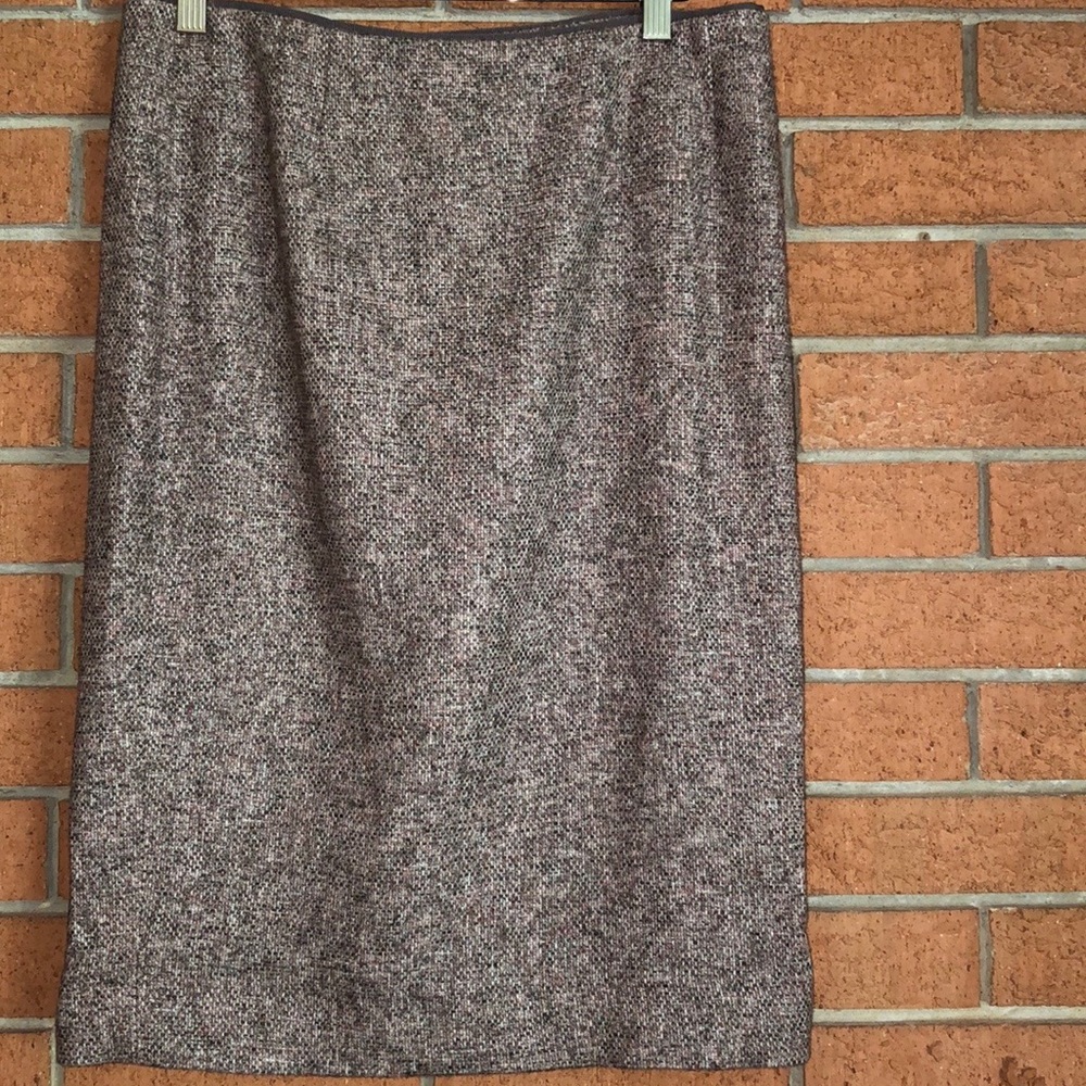 🎻SALVATORE FERRAGAMO🎻 TWEED PENCIL SKIRT🎻 - Picture 3 of 8